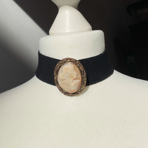 1960's Shell Cameo Brooch or Pendant - hurdyburdy vintage