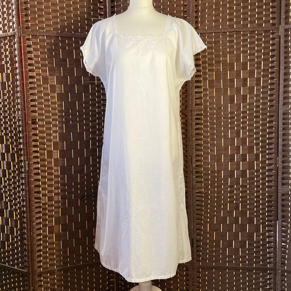 Antique 1920s Nightdress in White Cotton with Crochet Lace Trim at hurdyburdy vintage shop